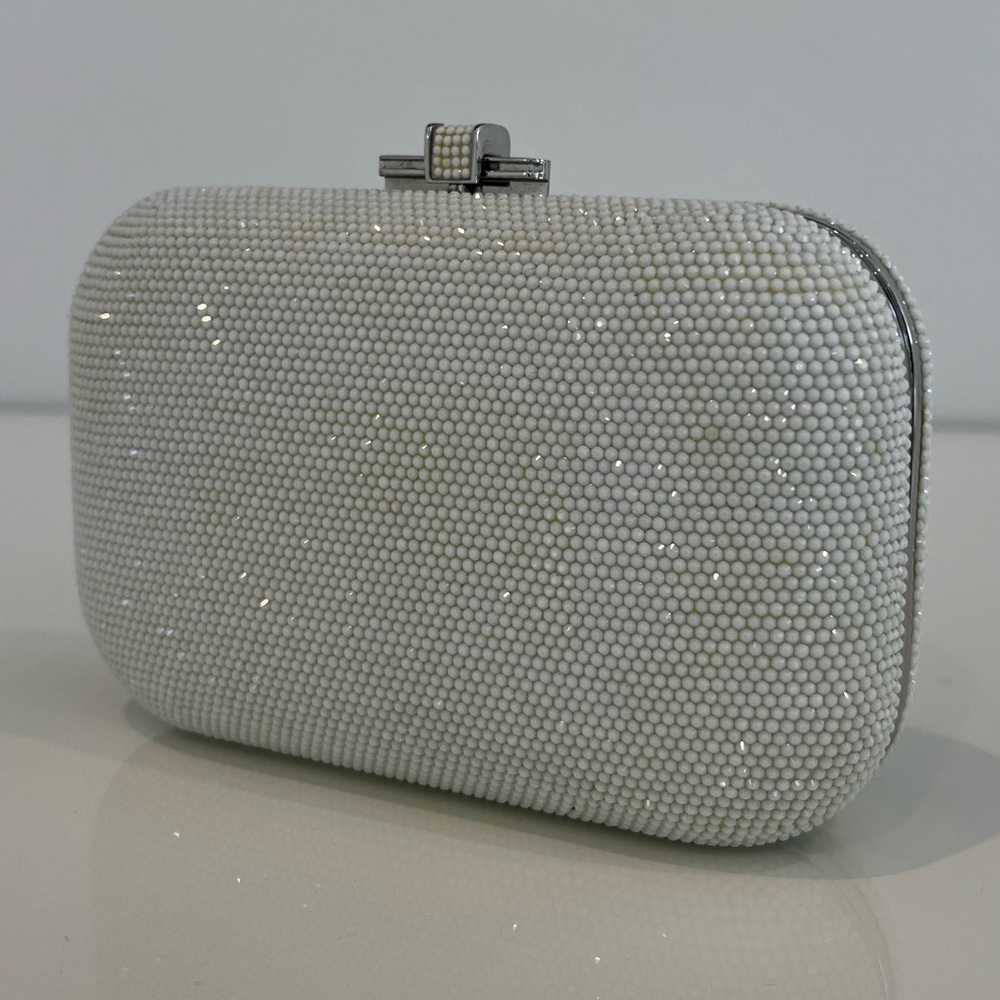 JUDITH LEIBER WHITE CHAULK CRYSTAL CLUTCH & CHAIN - Picture 10 of 17